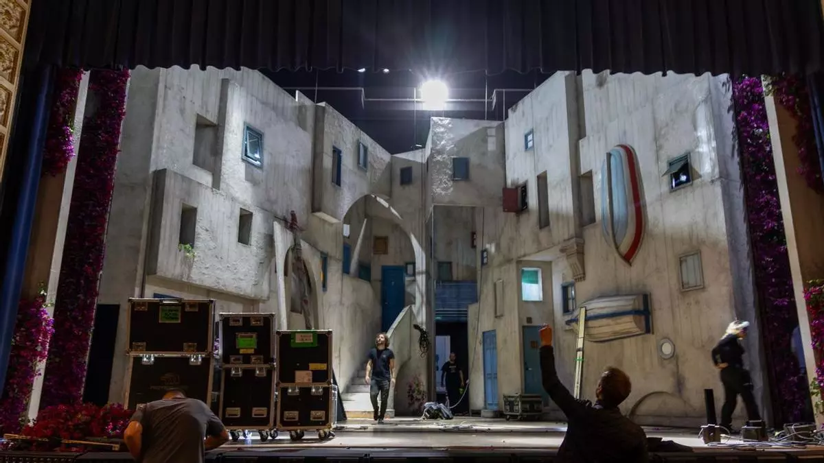 "Mamma Mía!" entre bambalinas: así se prepara el musical en el Teatro Principal de Alicante