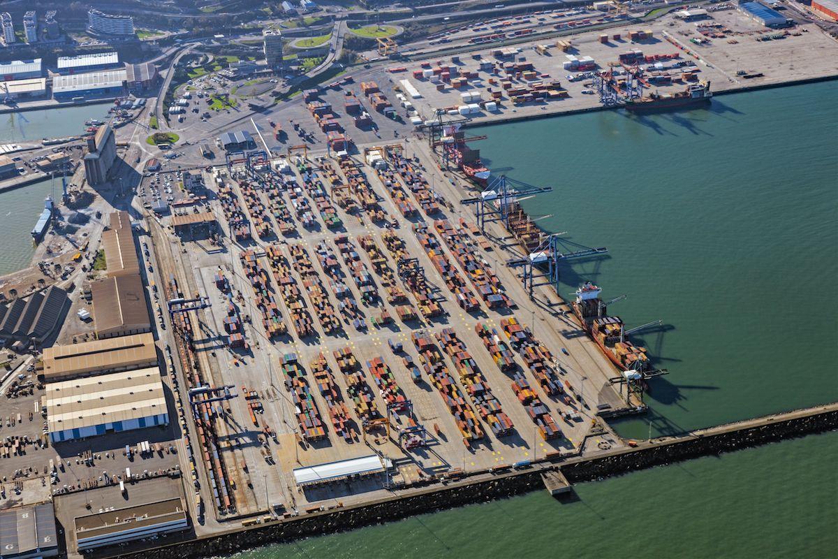 El Puerto de Bilbao cuenta con instalaciones de contenedores de última generación, con calados naturales de más de 20 metros.