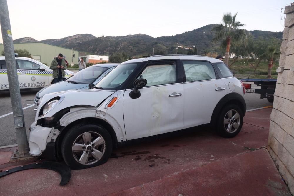 Coche que conducían las víctimas en el momento del ataque.