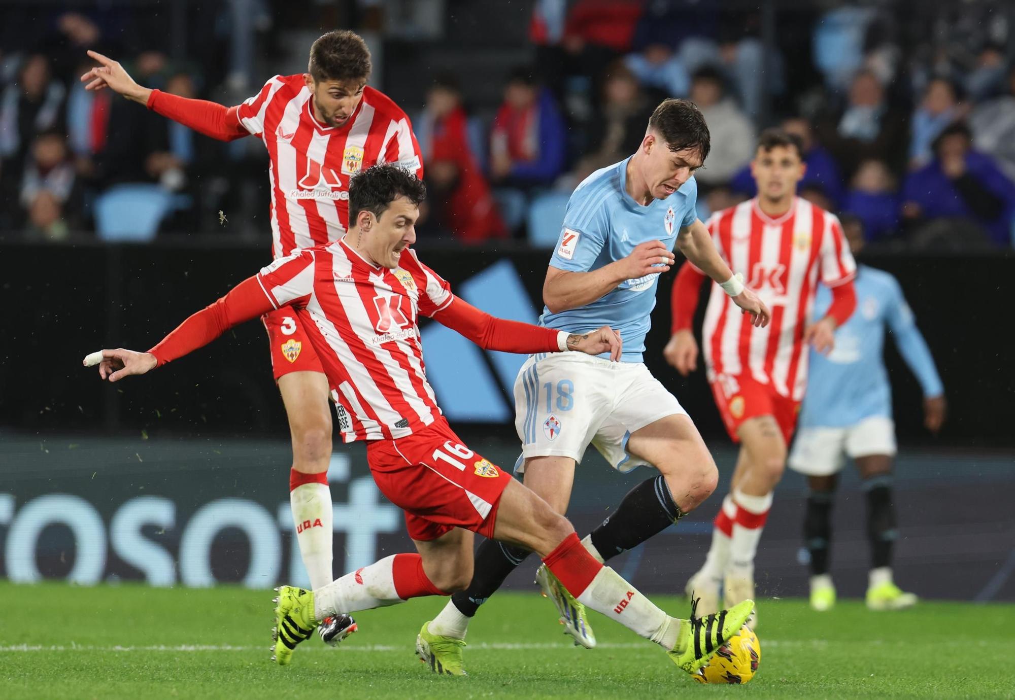 Una victoria bajo la lluvia: las mejores imágenes del Celta-Almería