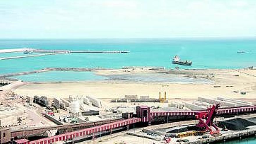 Obras de ampliación en el puerto de El Musel.