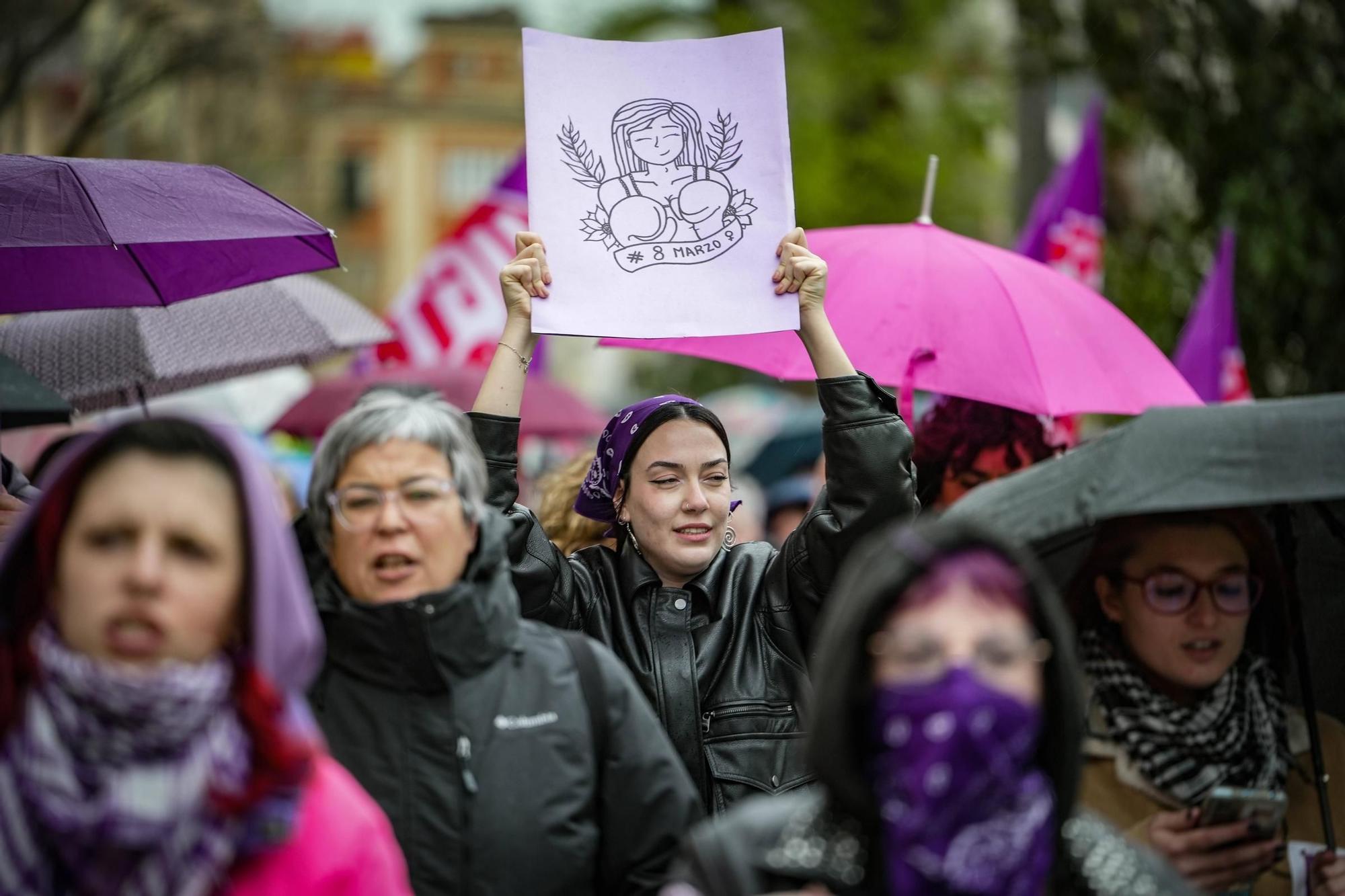 8M en Badajoz: Las mujeres gritan "se acabó"