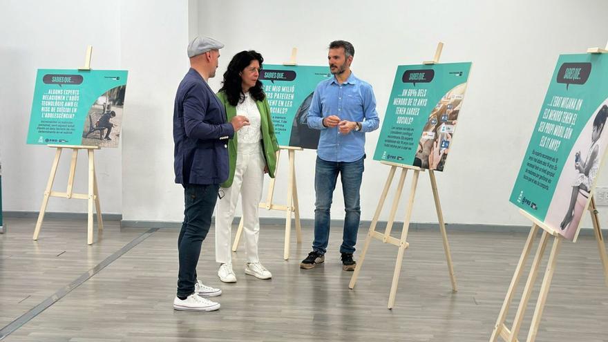 El Ayuntamiento de Ibiza abre una muestra para reflexionar sobre la adicción a las pantallas
