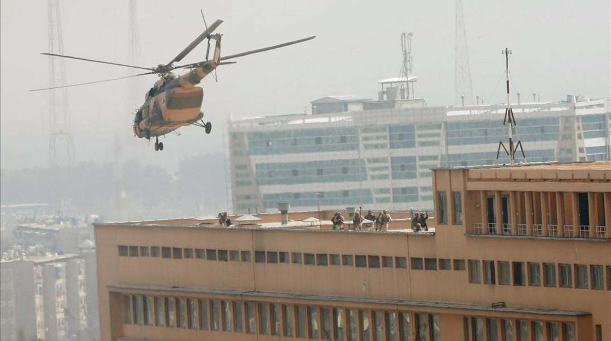 zentauroepp37588290 afghan national army  ana  soldiers descend from helicopter 170308102953