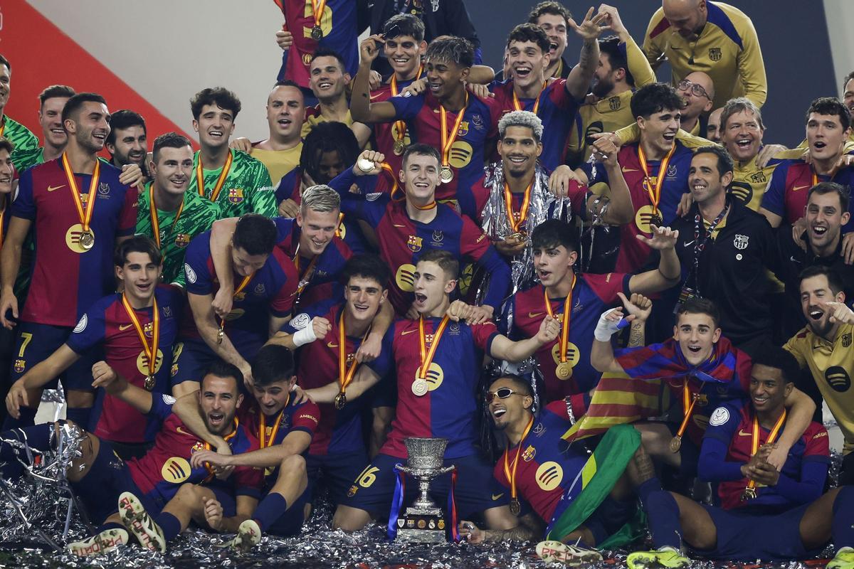 El Barça golea 2-5 al Madrid en la final de la Supercopa