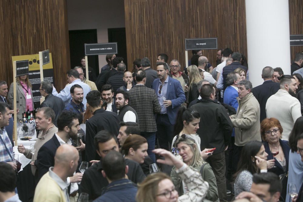 La DOP Vinos Alicante entrega al Museo del Prado el Premio Fondillón