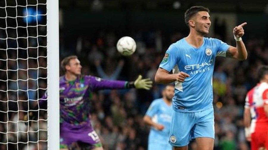 Ferran Torres celebra un gol con el City