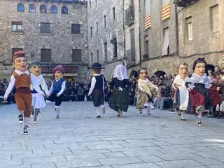 Bagà viu una Festa de l'Arròs extraordinària estrenant plaça i vuit capgrossos
