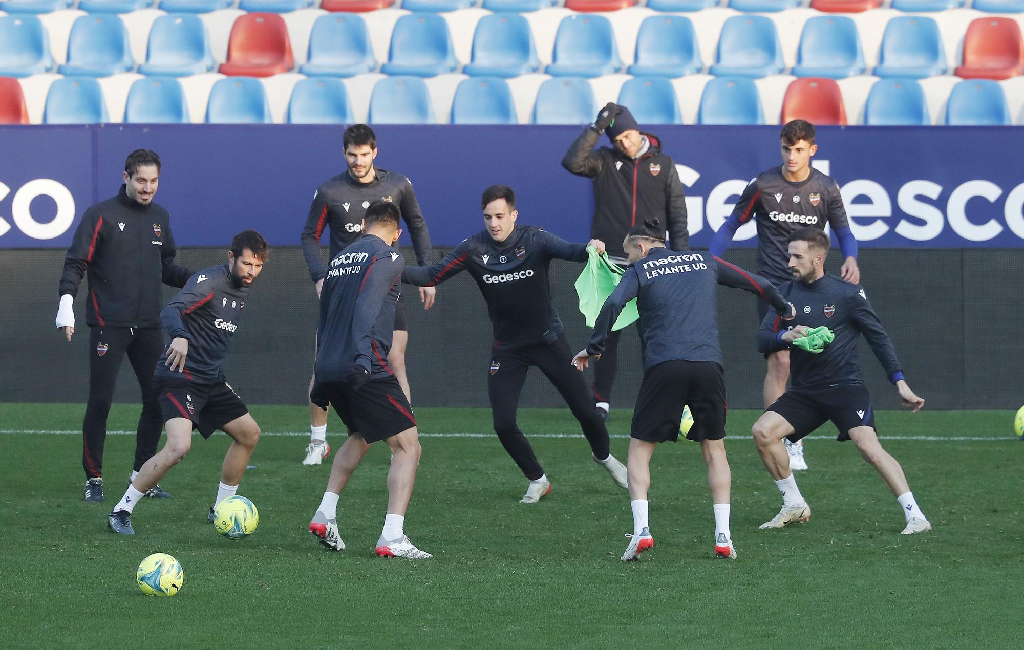 Sesión del Levante en el Ciutat antes de enfrentarse al Valencia