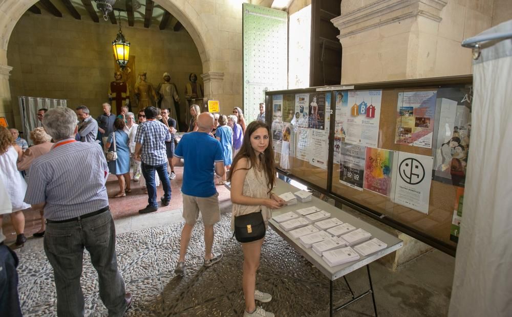 Los alicantinos acuden a votar el 26J