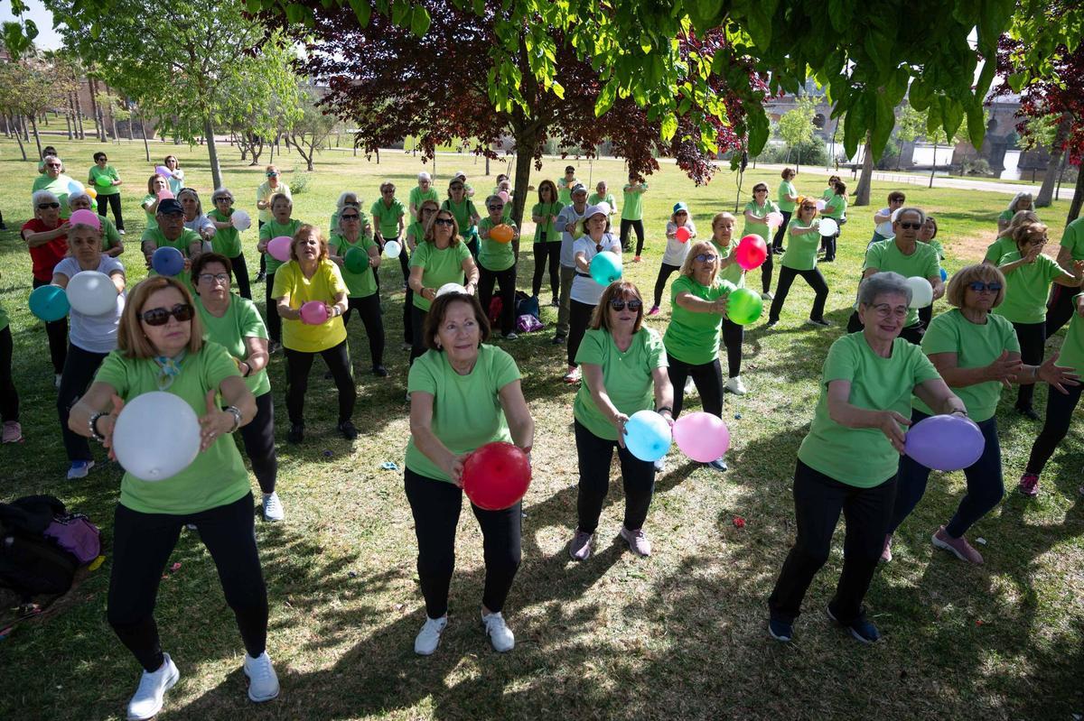 Fotogalería | Una jornada de deporte para los mayores de Badajoz