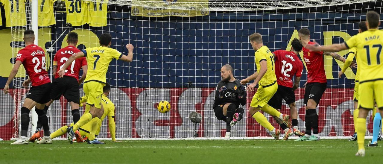 Sorloth marcó de esta forma el gol del Villarreal