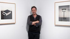 Entrevista amb el fotògraf Chema Madoz, amb motiu de l’exposició d’una retrospectiva del seu treball a la Pedrera de Barcelona.