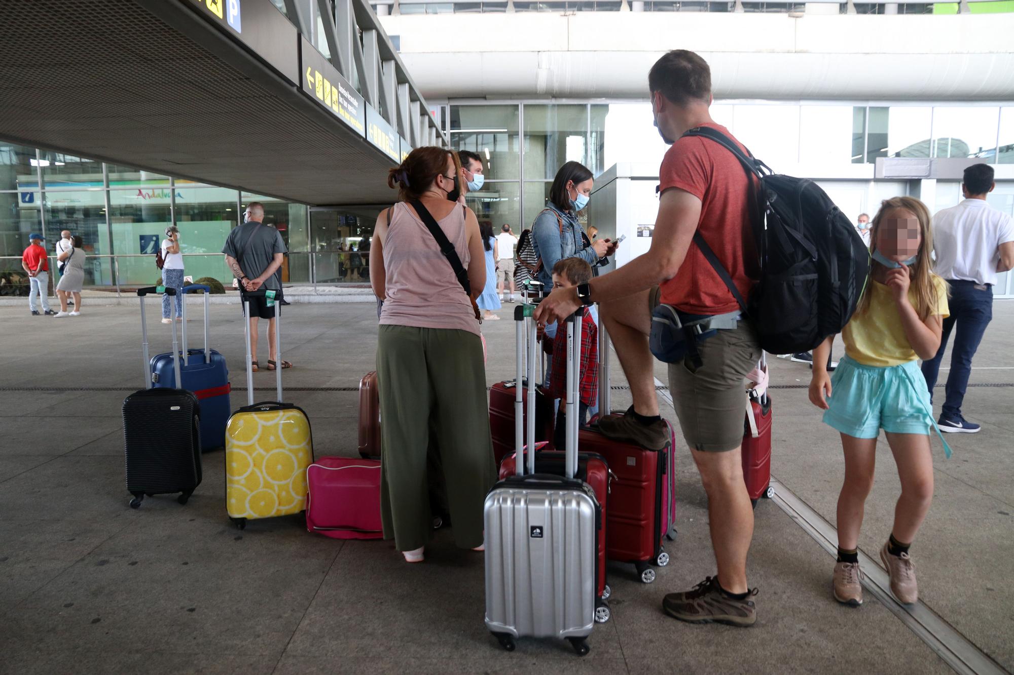 Llegada de turistas al aeropuerto de Málaga, el primer día de las vacaciones de verano de 2021