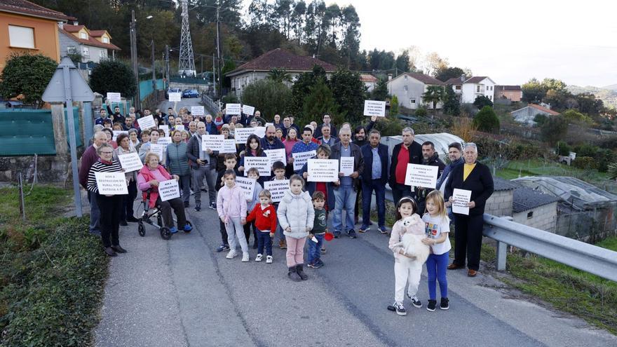 Más de 60 familias de Bora piden “sentido común” para “parar la barrera” de la A-57