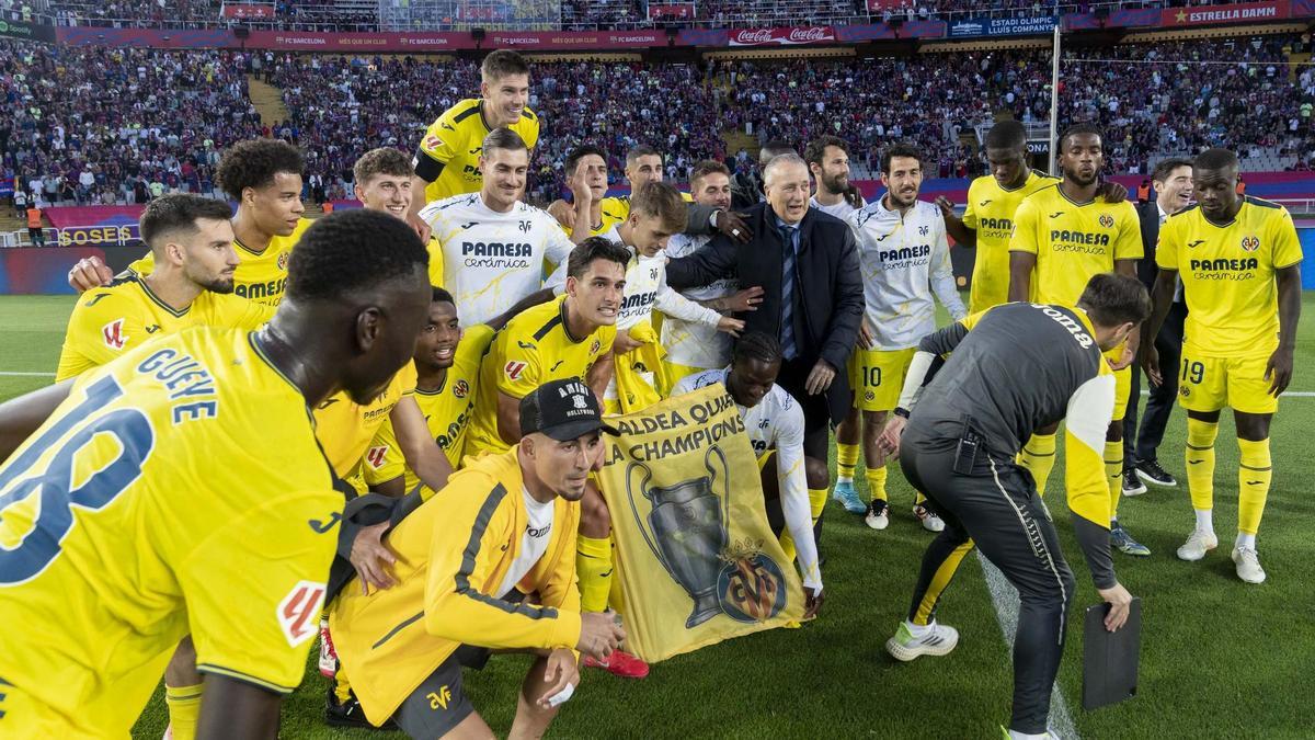 La plantilla del Villarreal celebró la clasificación para la Champions.