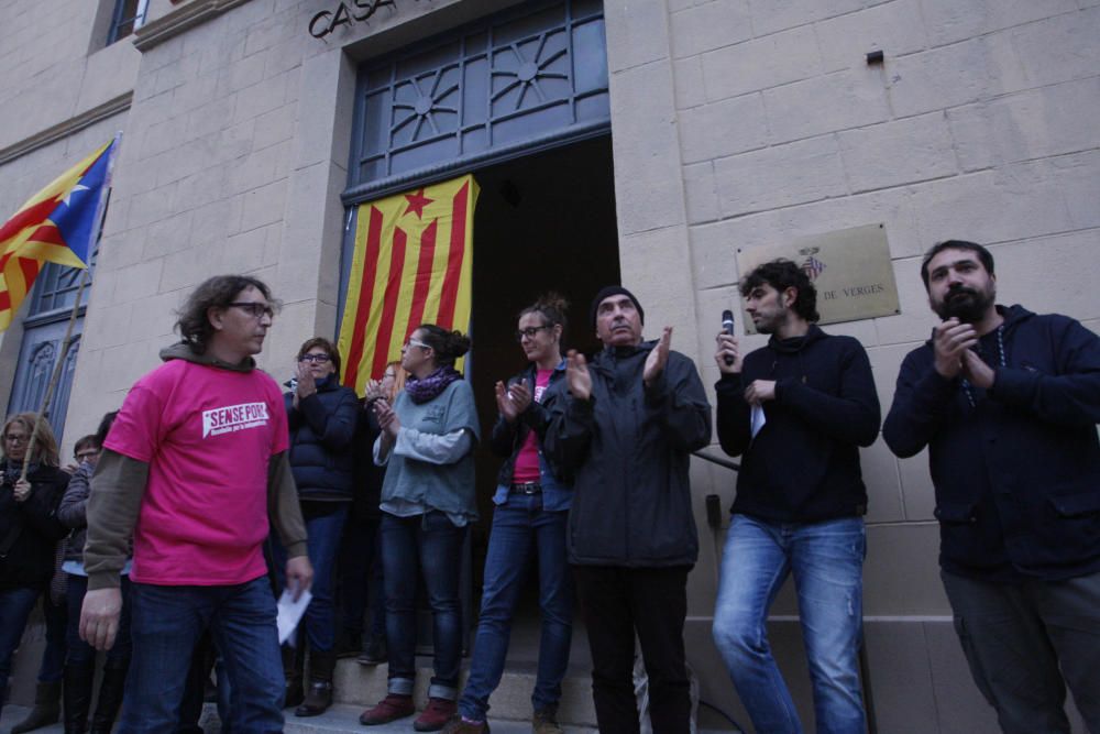 Els veïns de Verges donen suport a la desobediència de l''Ajuntament