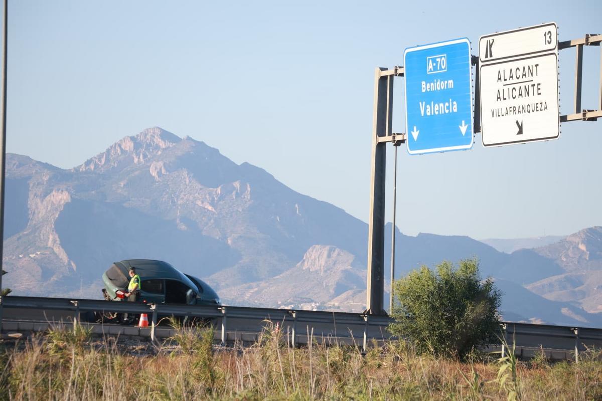 Un joven de 28 años muere atropellado tras bajarse de un coche accidentado en la A-70 en Alicante
