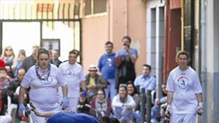 Castelló vibra amb les partides d’exhibició al carrer Gràcia