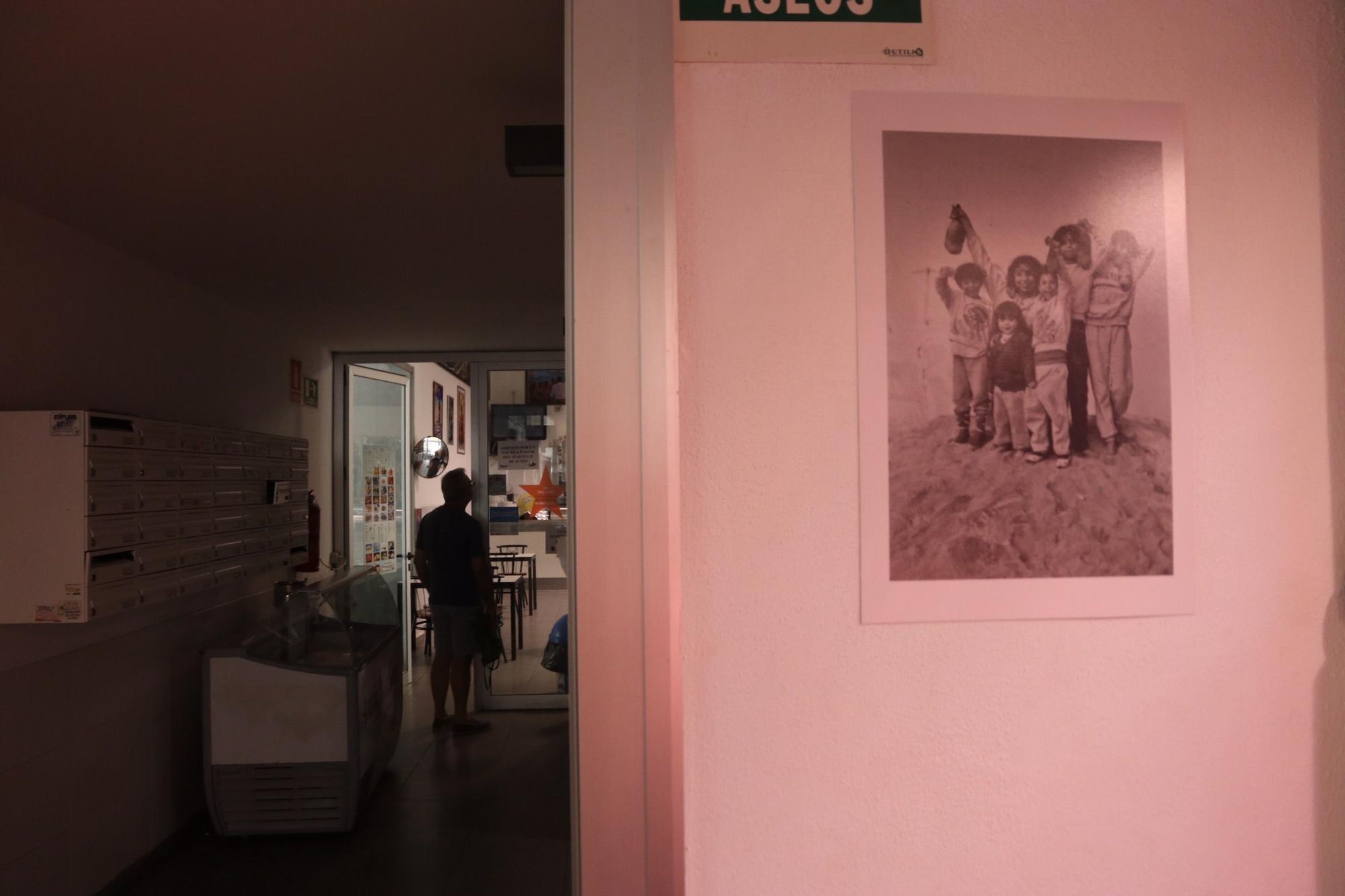 Exposición fotográfica de José Antonio Berrocal en el mercado del Carmen