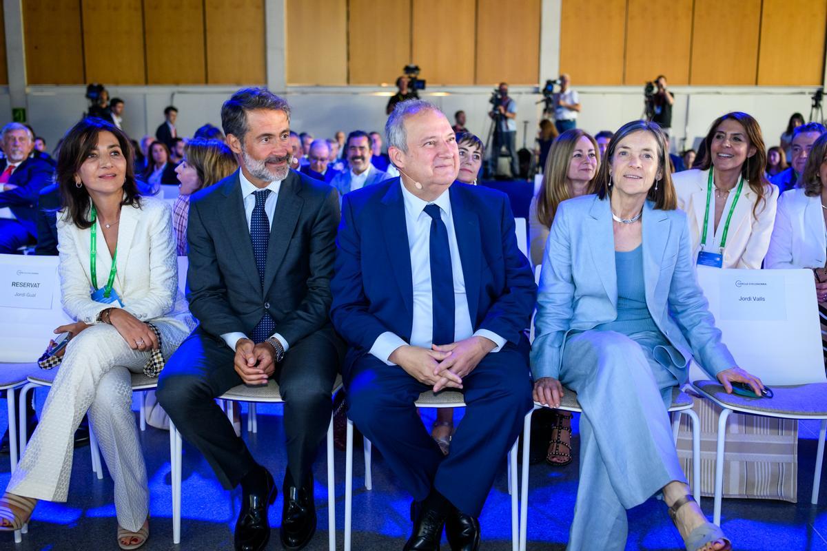 Jordi Hereu (Industria), Juanjo Cano (Kpmg), Daniel Tugues (Veolia), Núria Mas y Teresa Garcia-Milà (Cercle)
