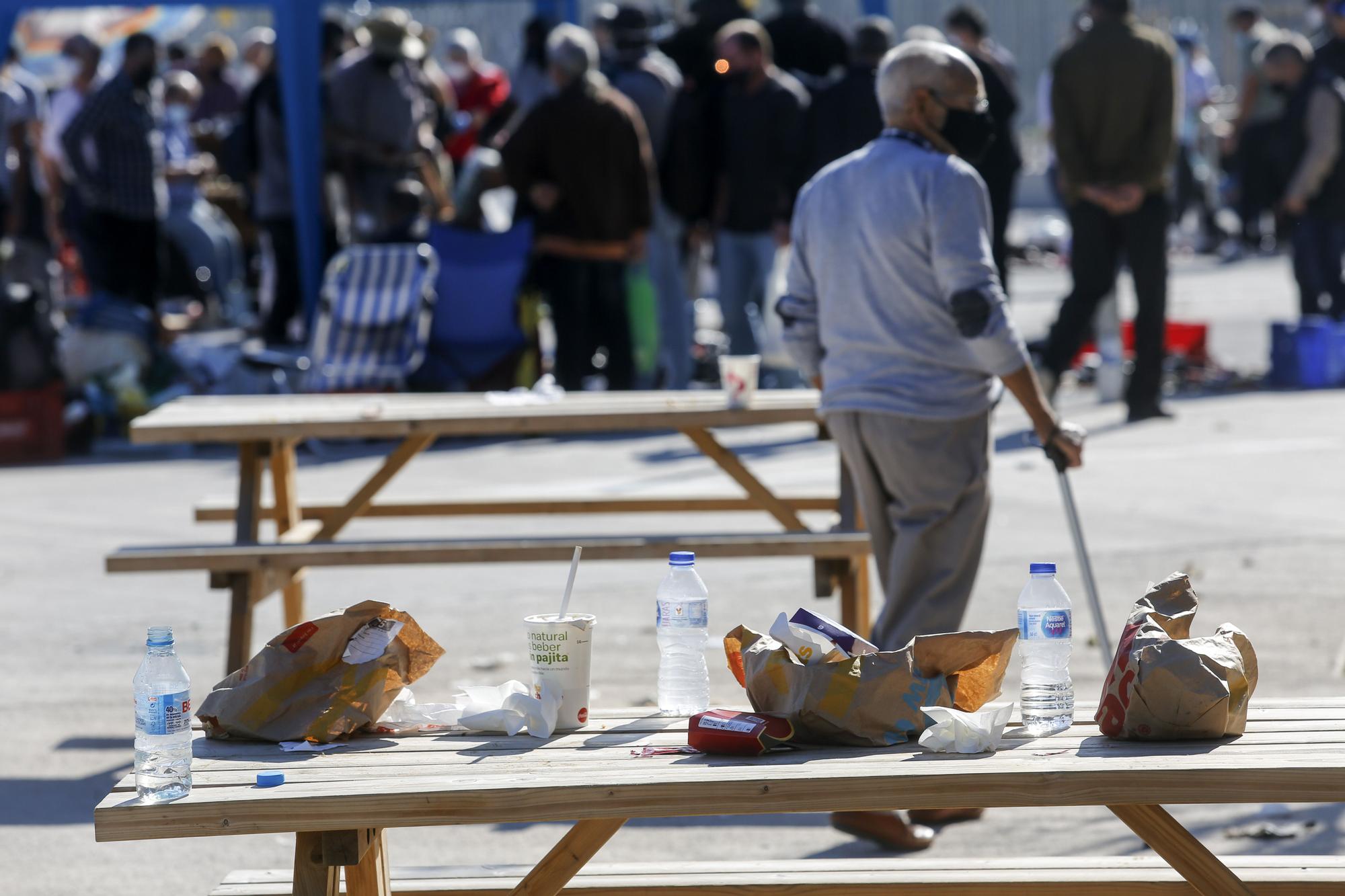 Rastro de València sin distancias de seguridad