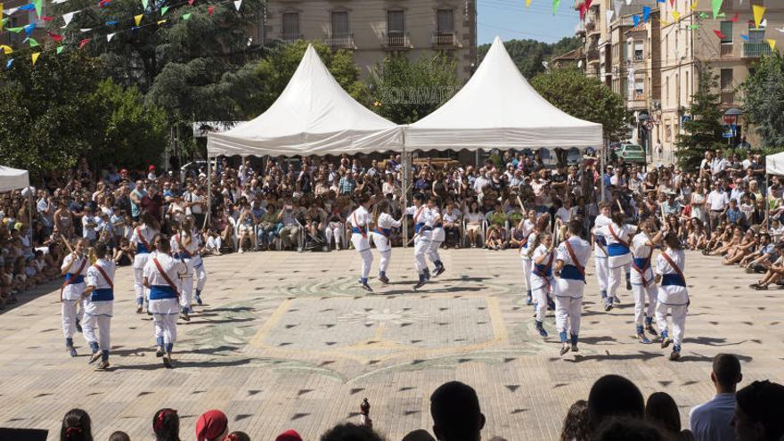 Navàs obre set dies de festa amb la música i els balls populars com a eixos centrals