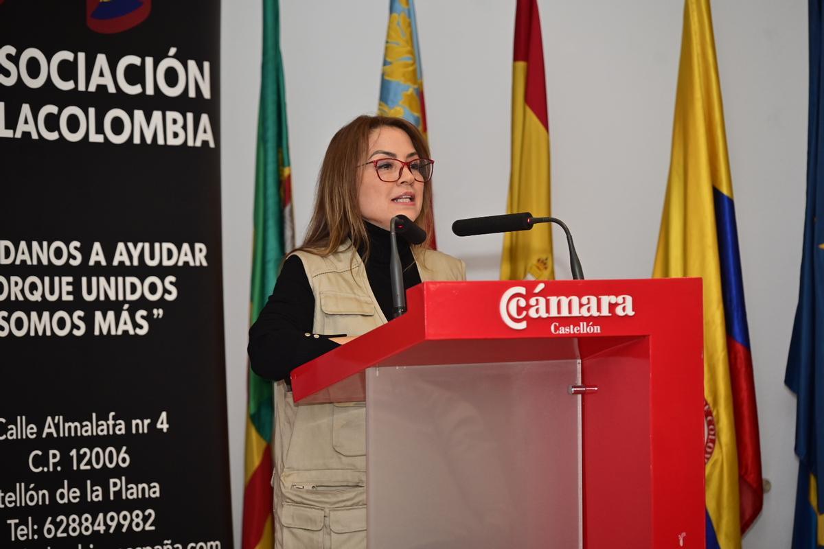 Charla sobre la regularización extraordinaria en Castellón