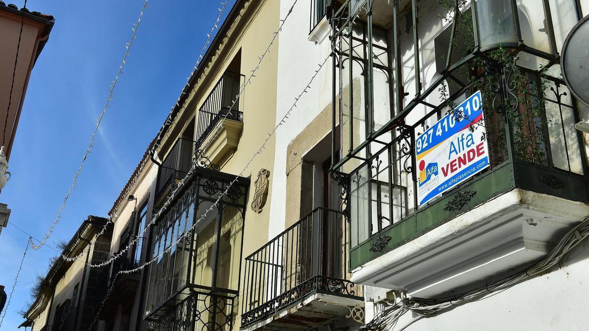 Comprar casa en Plasencia se encarece: la oferta ya roza los 1.200 euros por metro cuadrado.