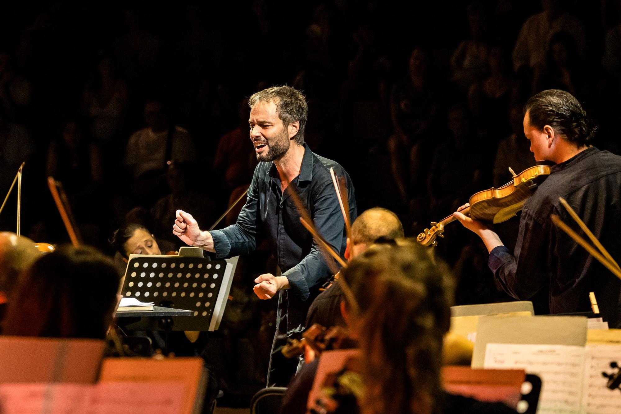 Concierto extraordinario ADDA SIMFÒNICA en Finestrat a cargo del director alterno Josep Vicent en el Auditori del Castell