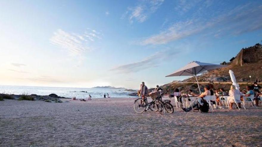 Baiona reabre al baño la playa de A Concheira tras su quinto episodio de contaminación fecal del verano