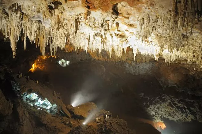 Repleta de estalactitas y perlas: esta es la joya de la espeleología que ningún turista quiere perderse