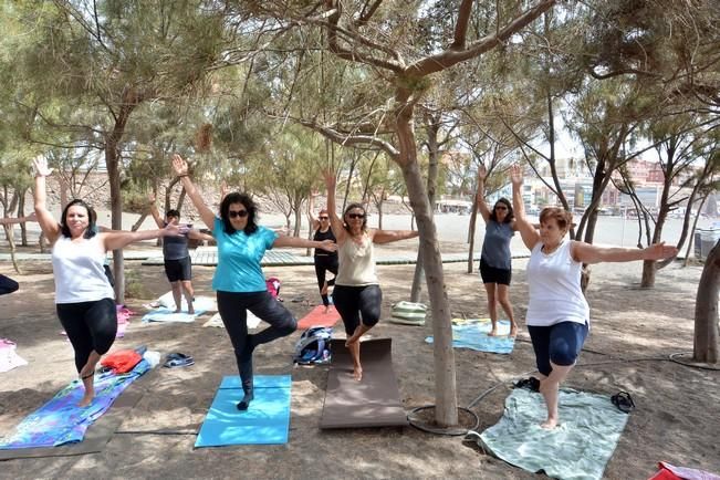 YOGA EN LA PLAYA MELENARA