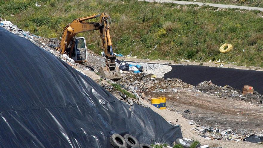 Imagen de archivo del vertedero de Monticaño, ya clausurado. |  M. Fuentes