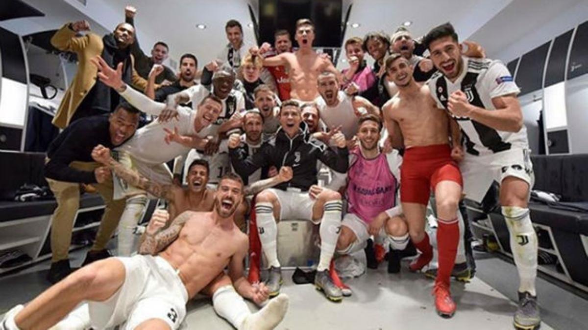 La Juventus celebró así la victoria en el vestuario