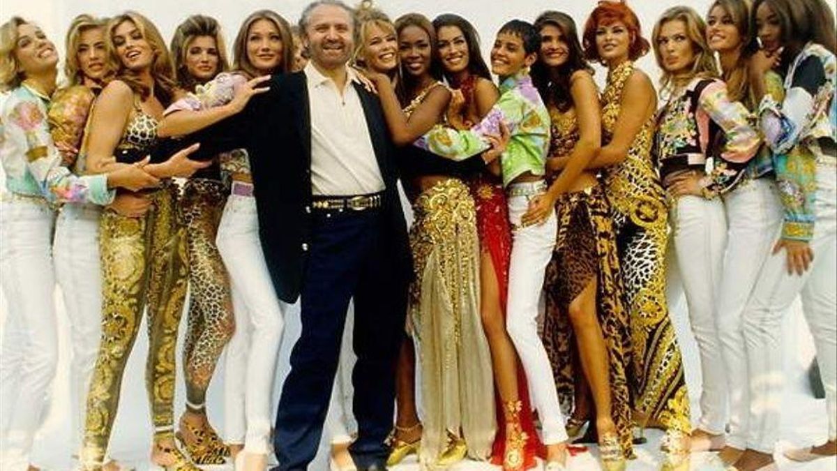 Gianni Versace, entre supermodelos.