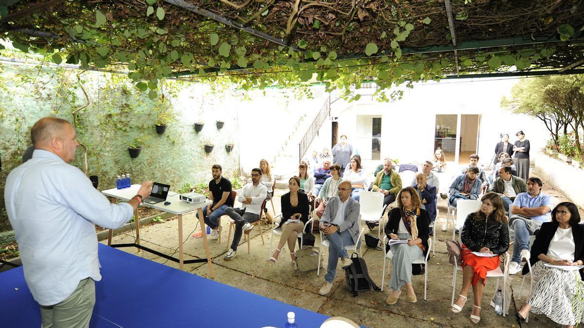 Una presentación de un proyecto de ideas sostenibles en el espacio La Moda Rural Lab.