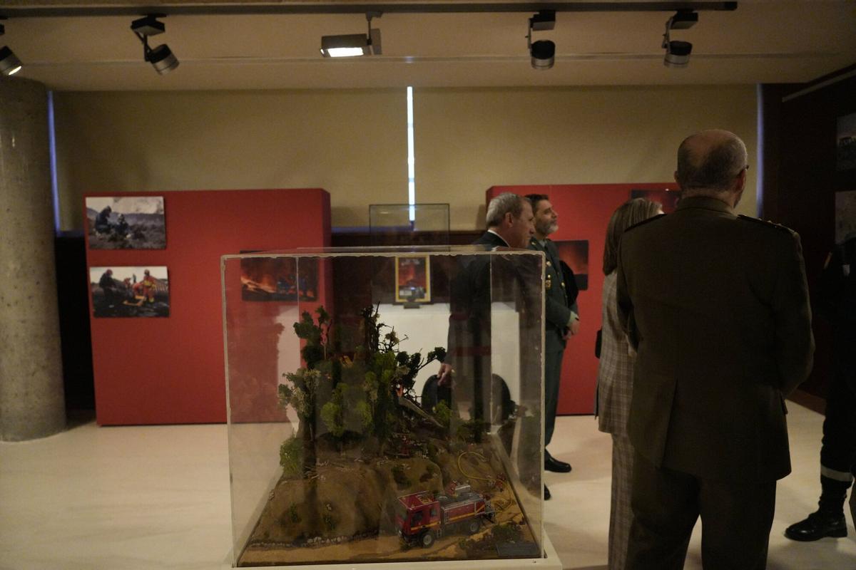 Exposición archivo histórico sobre la une