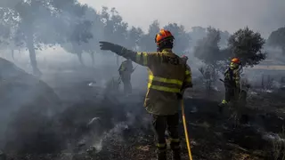 Desactivado el nivel 1 del incendio que ha puesto jaque a las casas junto al pantano de Valdesalor