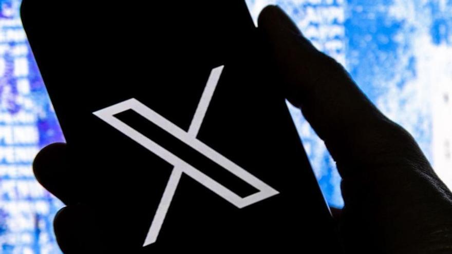 X sufre una caída en España