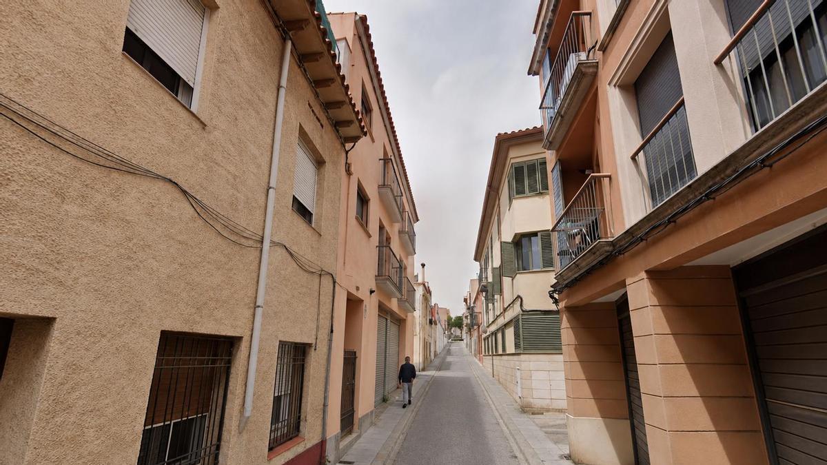 El carrer Sant Domènec de Sant Feliu de Guíxols, on es va produir la baralla.