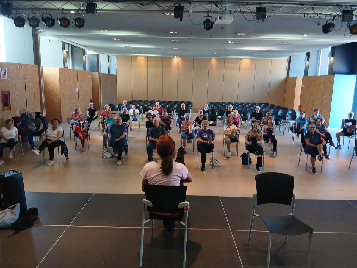 Actividad de AMEC en el centro social de El Campello