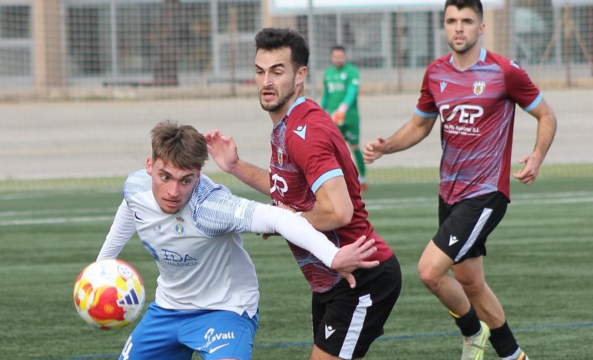 El incansable Carlos Tendero, magnífico lateral derecho del Vall de Uxó.