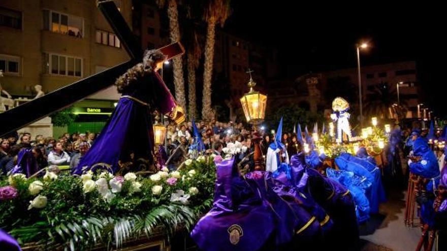 El andamio en la iglesia de Santa Ana de Elda obliga a cambios en las procesiones