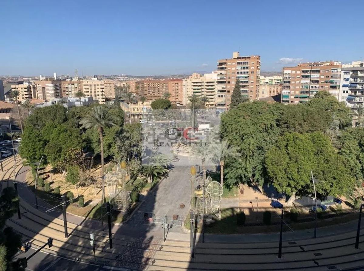 Vistas a la Circular desde el tercer piso más caro de Murcia