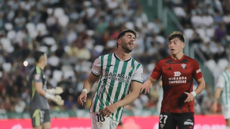 Jacobo González ya tiene nuevo destino: ficha por el Oviedo y volverá a El Arcángel como rival