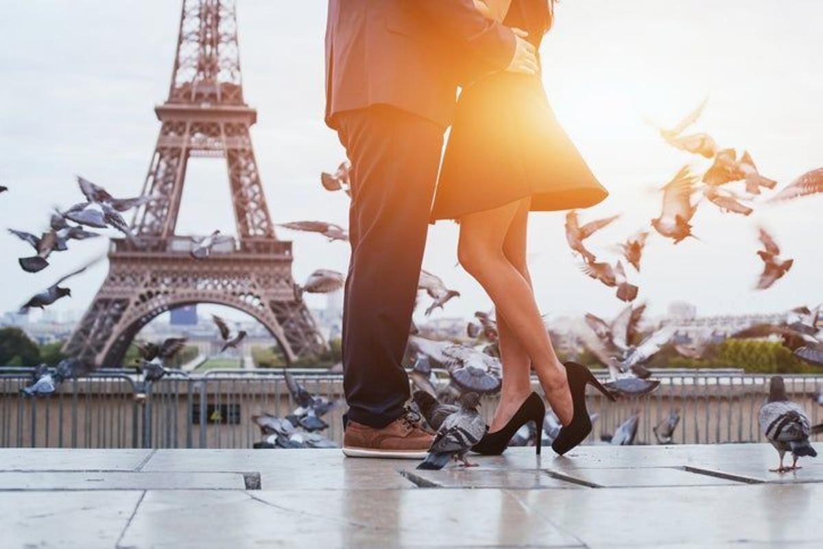 pareja en parís