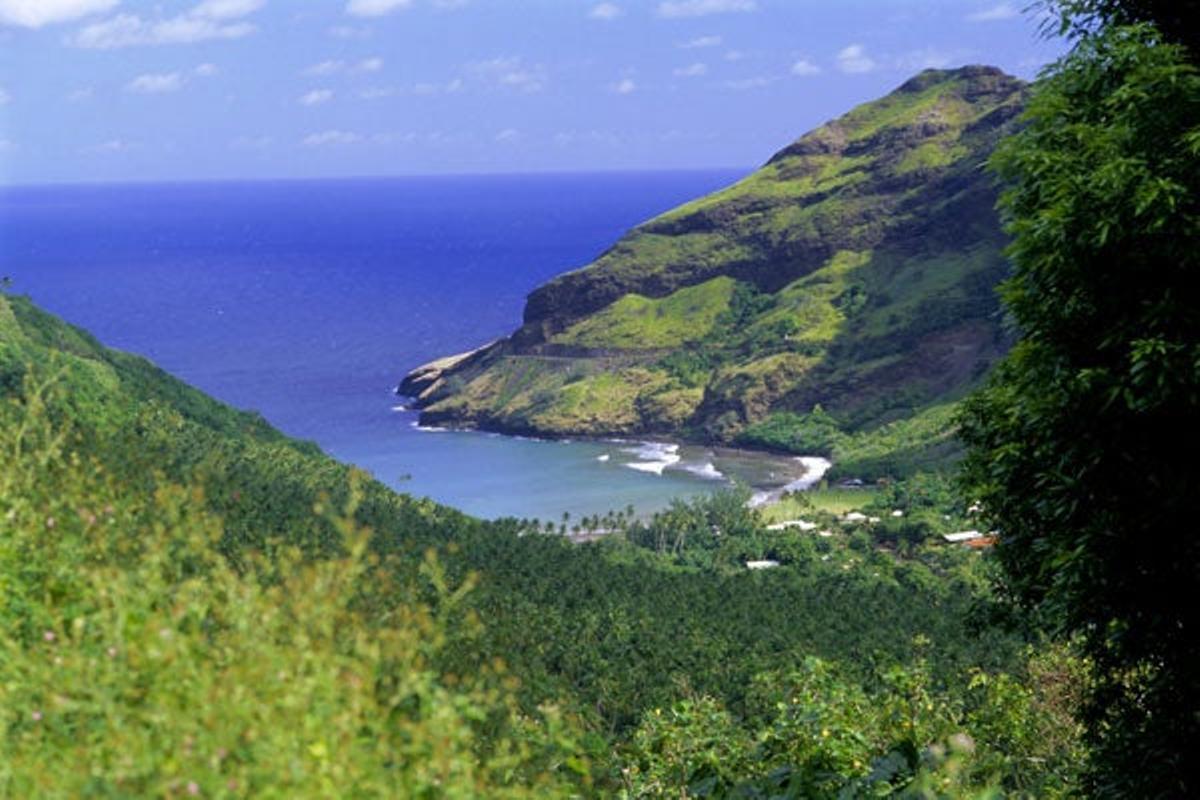 Bahía Hane en la isla Ua Huka, perteneciente a las Islas Marquesas. Bahía Hane en la isla Ua Huka, perteneciente a las Islas Marquesas.