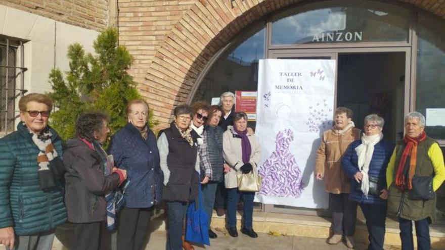 Desde el taller de memoria se realizó un mural. |