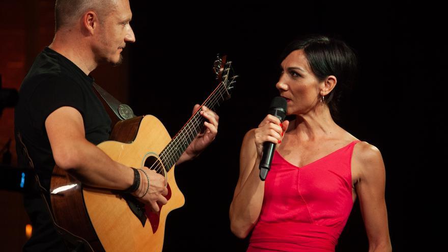 La cantante Lola Bou y el guitarrista Manel Brancal.